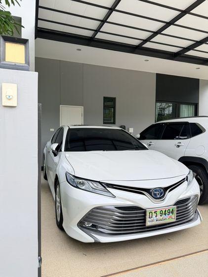 Toyota Camry 2019 2.5 HV Premium Sedan ไฮบริด ไม่ติดแก๊ส เกียร์อัตโนมัติ ขาว รูปที่ 3