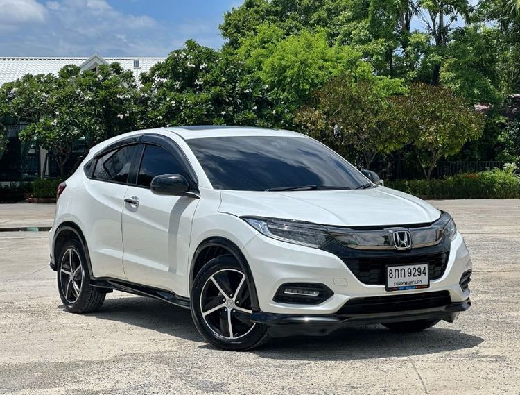 รถ Honda HR-V 1.8 RS สี ขาว