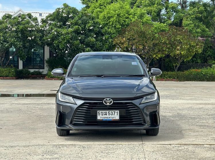 Toyota Yaris ATIV 2024 1.2 Premium Sedan เบนซิน ไม่ติดแก๊ส เกียร์อัตโนมัติ เทา รูปที่ 2