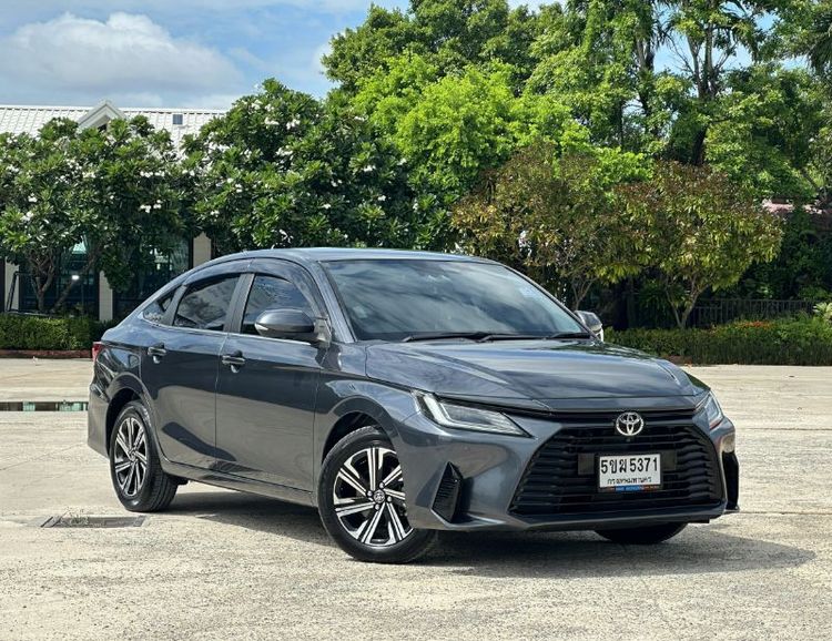 รถ Toyota Yaris ATIV 1.2 Premium สี เทา