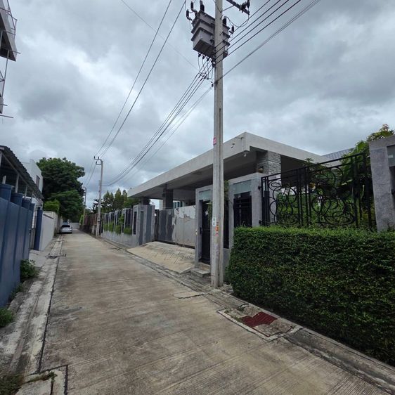 🔥บ้านใกล้รถไฟฟ้า ถนนสุขุมวิท🔥 บ้านสุขุมวิทดี่ยว 2 ชั้น 5 ห้องนอน ใกล้ BTS สร้างสระว่ายน้ำเพิ่มได้