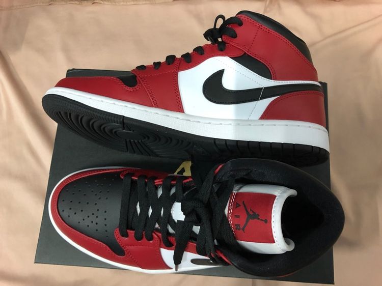 แดง Nike air Jordan 1 mid black toe