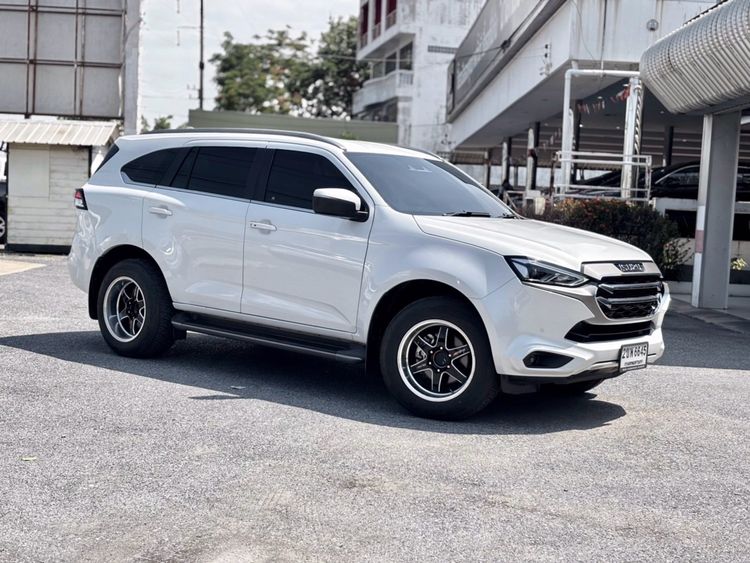 Isuzu MU-X 2022 3.0 Ultimate AT 2WD Utility-car ดีเซล ไม่ติดแก๊ส เกียร์อัตโนมัติ ขาว