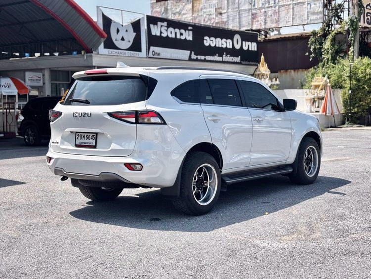Isuzu MU-X 2022 3.0 Ultimate AT 2WD Utility-car ดีเซล ไม่ติดแก๊ส เกียร์อัตโนมัติ ขาว รูปที่ 4