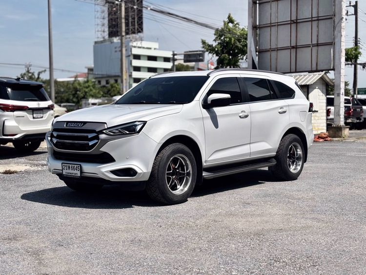 Isuzu MU-X 2022 3.0 Ultimate AT 2WD Utility-car ดีเซล ไม่ติดแก๊ส เกียร์อัตโนมัติ ขาว รูปที่ 3