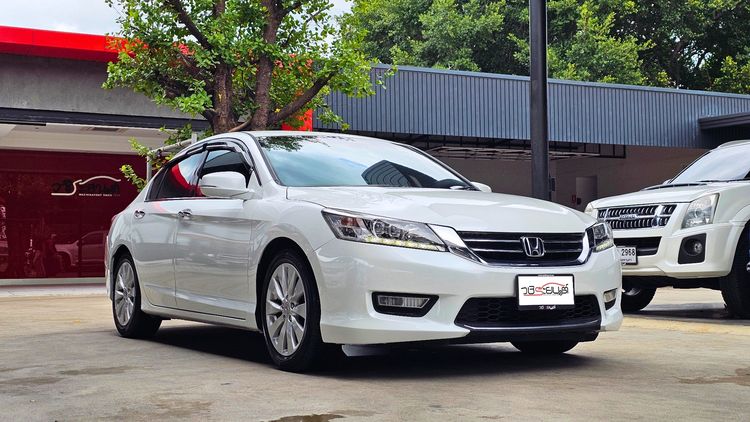 Honda Accord 2013 2.4 EL i-VTEC Sedan เบนซิน ไม่ติดแก๊ส เกียร์อัตโนมัติ ขาว รูปที่ 2