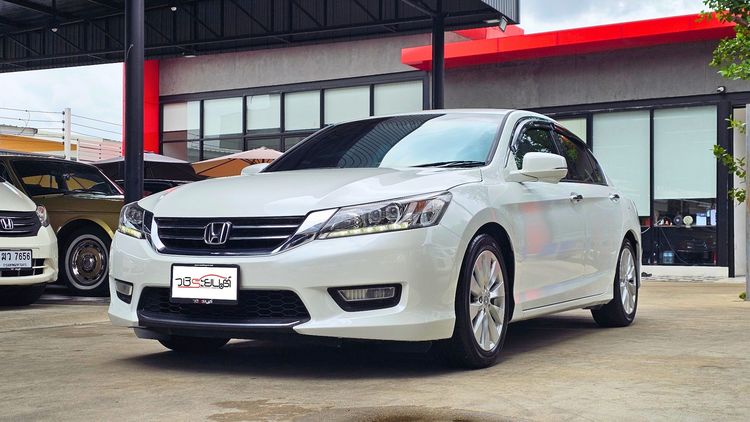 รถ Honda Accord 2.4 EL i-VTEC สี ขาว