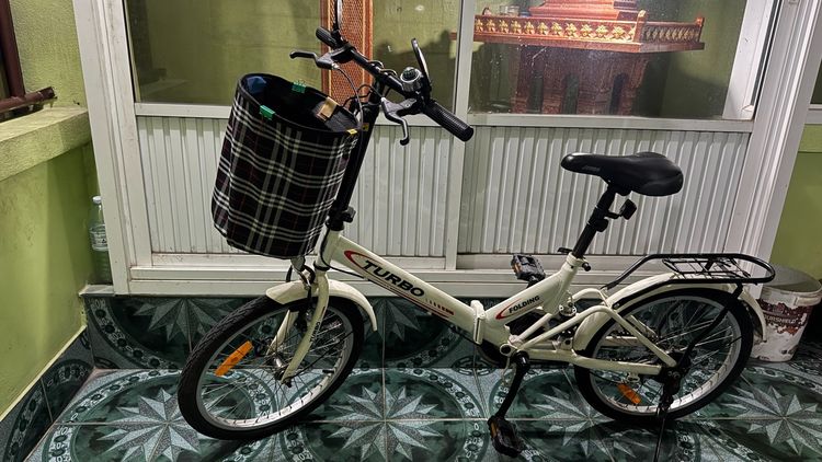 จักรยานพับได้ LA Bicycle มีโช๊คกลาง ขายราคา 1,500 บาท