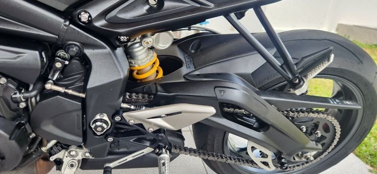 2024 Triumph Street Triple 765RS — 4,080km — Like New — Warranty to 2027 รูปที่ 5