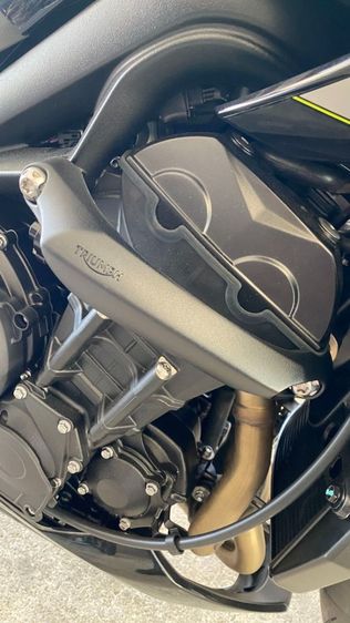 2024 Triumph Street Triple 765RS — 4,080km — Like New — Warranty to 2027 รูปที่ 9
