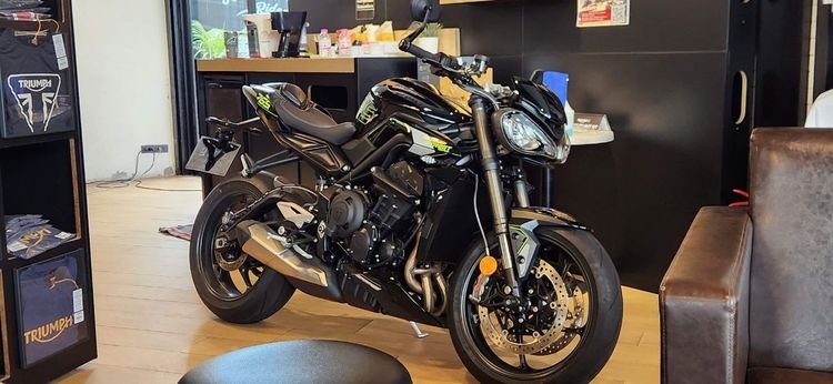 2024 Triumph Street Triple 765RS — 4,080km — Like New — Warranty to 2027 รูปที่ 14