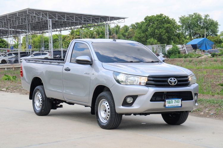 รถ Toyota Hilux Revo 2.4 J สี เทา