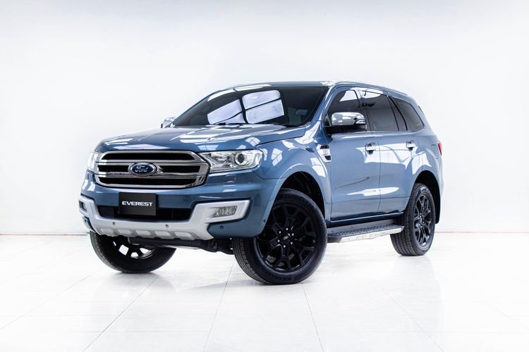 รถ Ford Everest 2.2 Titanium Plus สี ฟ้า