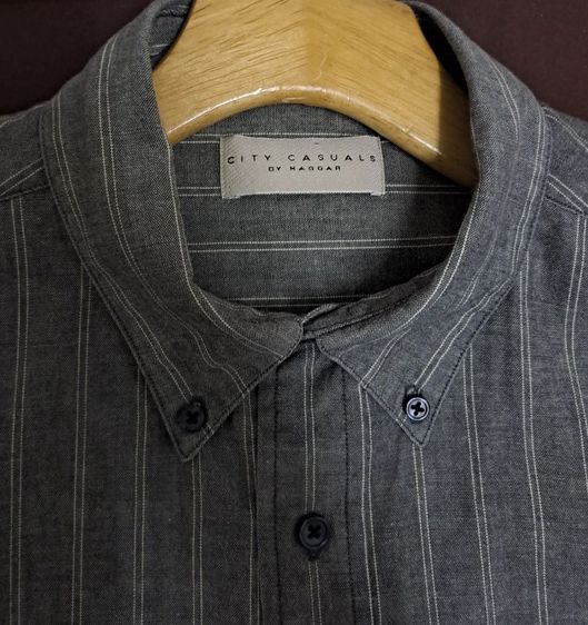 เสื้อเชิ้ตแขนสั้นลายทางแนวตั้ง (Pinstripe) สีเทาเข้ม แบรนด์ City Casual‼️ รูปที่ 4