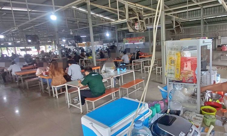 ร้านอาหาร เซ้งร้านก๋วยเตี๋ยวเนื้อ ตลาดเครือบุญ ในศูนย์อาหาร ตรงข้ามปั๊ม ปตท. ใกล้การไฟฟ้านวลจันทร์