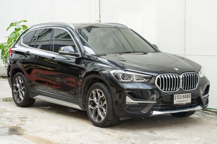 รถ BMW X1 2.0 sDrive20d xLine สี ดำ