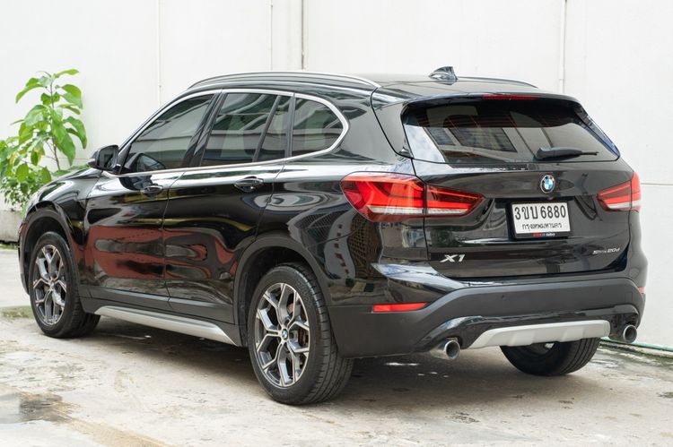 BMW X1 2022 2.0 sDrive20d xLine Utility-car ดีเซล ไม่ติดแก๊ส เกียร์อัตโนมัติ ดำ รูปที่ 2