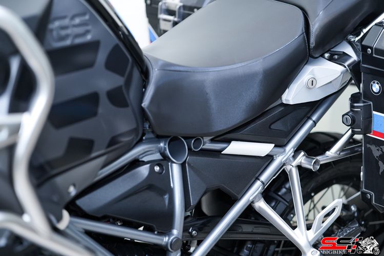 BMW R1200 GSA Triple Black Low (ตัวต่ำ) ปี2018 Quickshifter Keyless ปี๊บ 3 ใบ ราคาเร้าใจ ฟรีดาวน์ออกรถไม่ต้องใช้เงิน รูปที่ 17