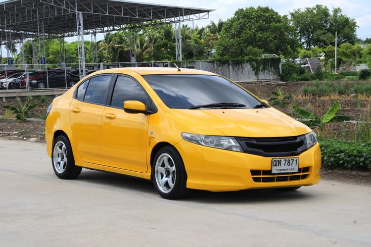 รถ Honda City 1.5 S สี เหลือง