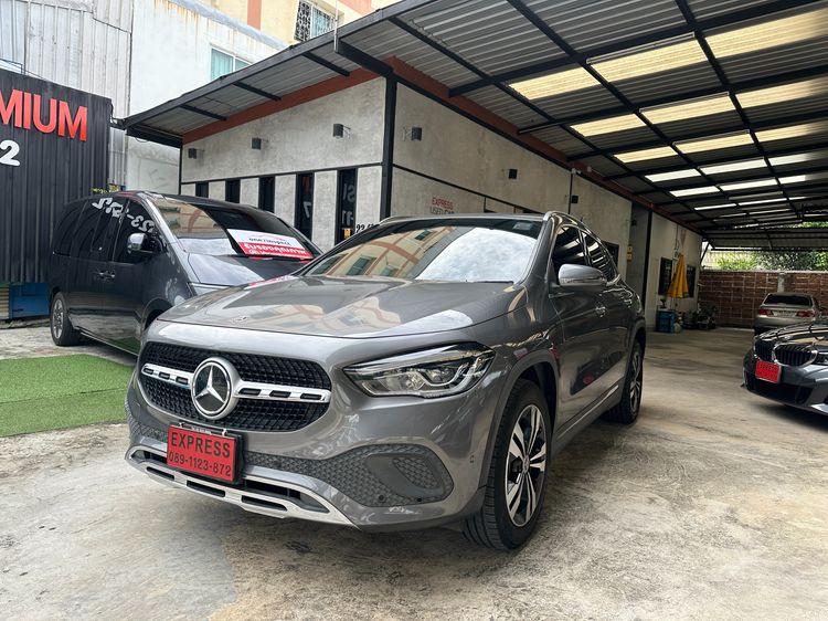 รถ Mercedes-Benz GLA-Class GLA200 สี เทา