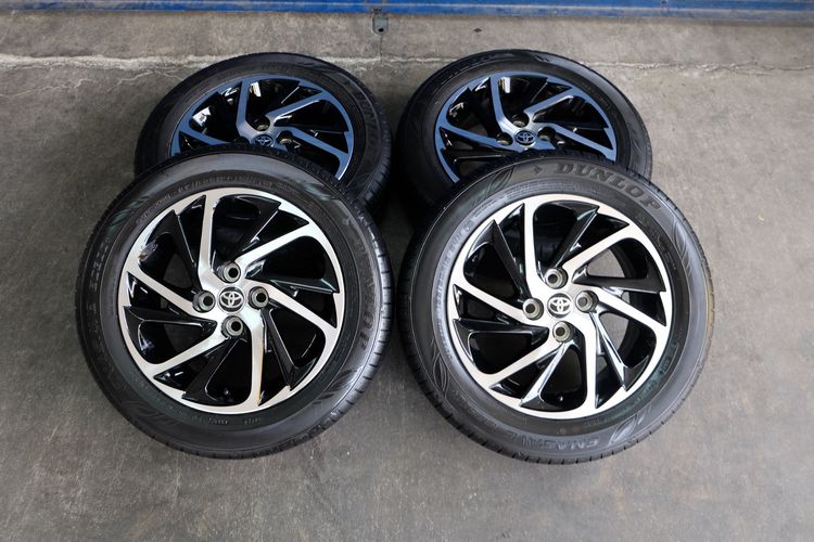 🌙 ล้อ Yaris 15 นิ้ว หน้าเงาของหายาก 4รู100 + ยาง Dunlop ขนาด  185 60R15 ปี23 