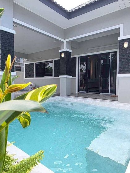 ตกแต่งครบ ขายบ้านเดี่ยวชั้นเดียว สร้างใหม่ สไตล์โมเดิร์น พร้อมสระว่ายน้ำส่วนตัว 3 ห้องนอน เฟอร์นิเจอร์ครบ พร้อมเข้าอยู่ ทำเลห้วยใหญ่ พัทยา รูปที่ 2