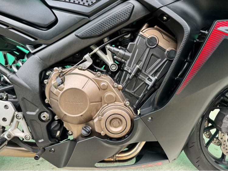 Honda CBR650F สีดำ ปี2017 วิ่ง20,000โล ไฟหน้า LED  รูปที่ 6