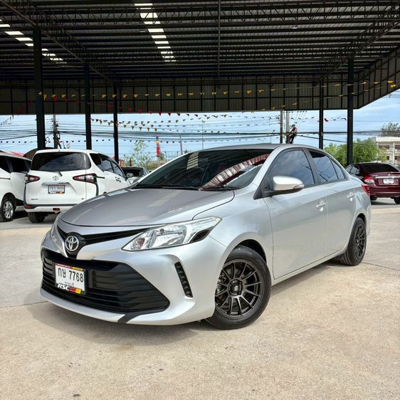 Toyota Vios 2020 1.5 Entry Sedan เบนซิน ไม่ติดแก๊ส เกียร์อัตโนมัติ เทา