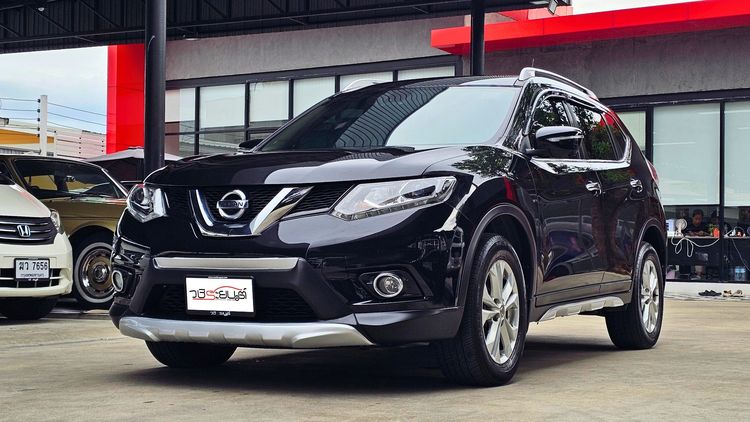 รถ Nissan X-Trail 2.0 V 4WD สี ดำ
