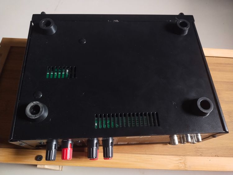 แอมป์ขยายเสียง รุ่น AV-3332 แบรนด์ SOUNDMILAN ใช้ไฟได้ 2ระบบ DC12V - AC220V กำลังวัตต์ 2000w  รูปที่ 9