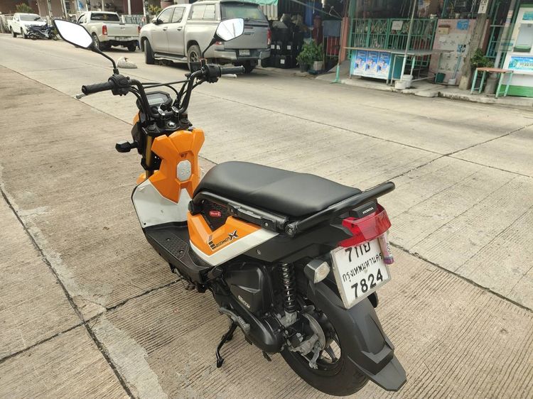 🛵ยังไงก็ขาย ZOOMER-X ปี 61(งดต่อ) เครื่องดี สีสวย สตาร์ทมือ ไมล์ดิจิตอล เล่มชุดโอนครบ+เปลี่ยนถ่ายน้ำมันเครื่องฟรี ส่งฟรี30 ก.ม รูปที่ 7