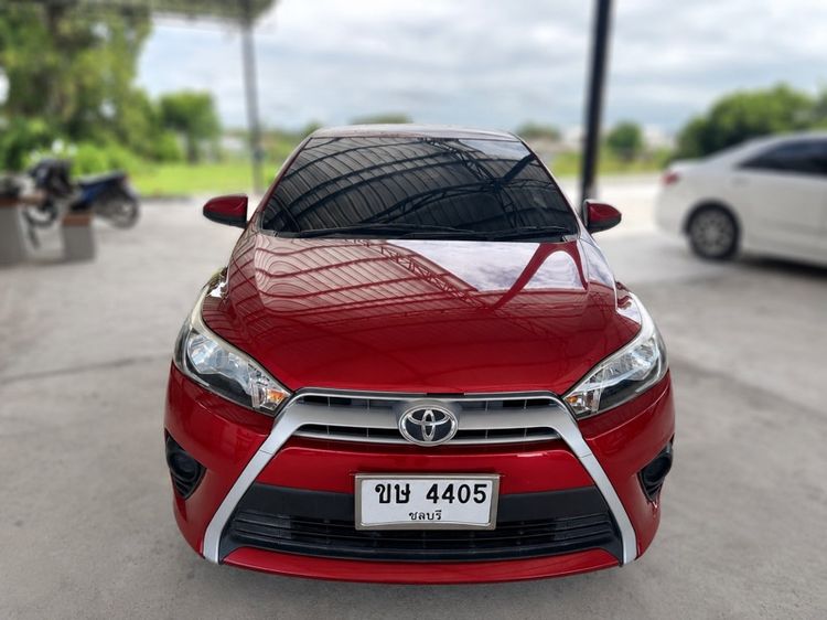 รถ Toyota Yaris 1.5 E สี แดง