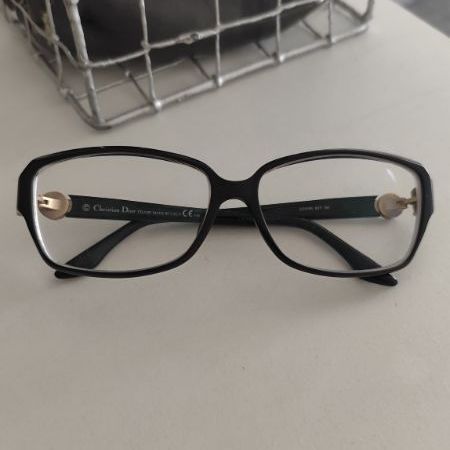 อื่นๆ แว่นสายตา กรอบแว่นตา Christian Dior ขายเฉพาะกรอบมือสองขายตามสภาพขอคนรับได้