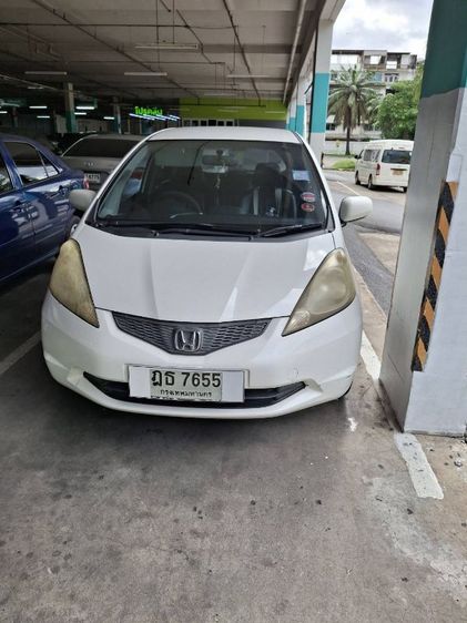 Honda Jazz 2010 1.5 E-V VTEC Sedan เบนซิน ไม่ติดแก๊ส เกียร์อัตโนมัติ ขาว รูปที่ 3
