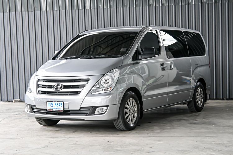 รถ Hyundai H-1  2.5 Maesto Touring สี เทา