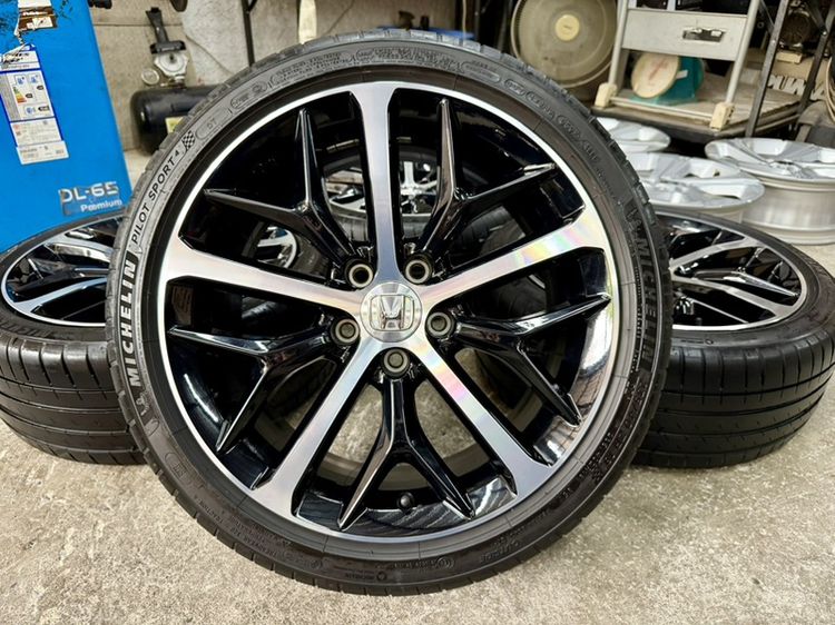 18" ล้อแม็ก HONDA CIVIC RS ขอบ 18” ยาง MICHELIN 235-40R18 ปี 22