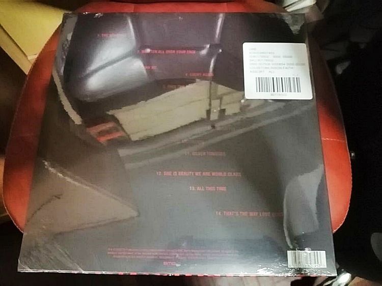 ขายแผ่นเสียง Louis Tomlinson ชุด Faith In The Future (UO Exclusive) 1LP Black White Marble Vinyl มือ 1 ครับ  รูปที่ 4