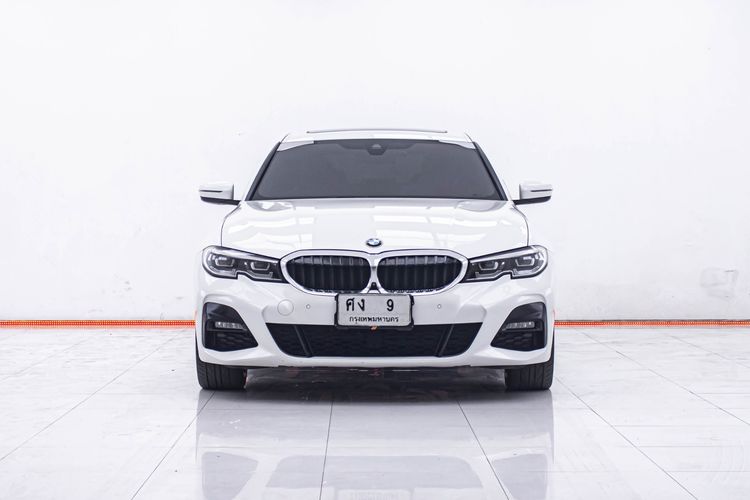 BMW Series 3 2021 330e Sedan ปลั๊กอินไฮบริด (PHEV) ไม่ติดแก๊ส เกียร์อัตโนมัติ ขาว รูปที่ 4