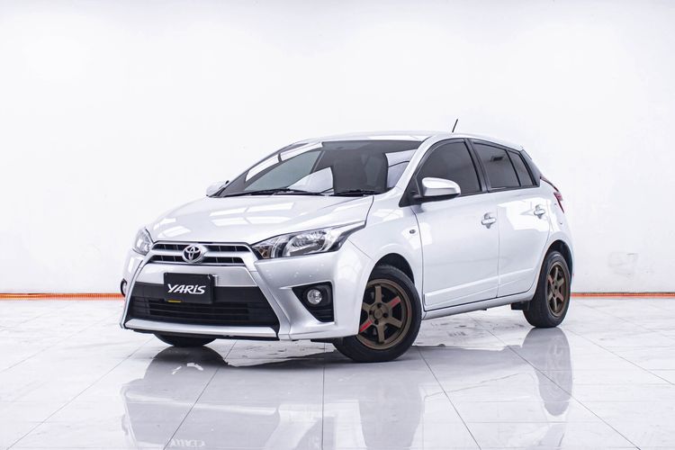 Toyota Yaris 2017 1.2 E Sedan เบนซิน ไม่ติดแก๊ส เกียร์อัตโนมัติ เทา