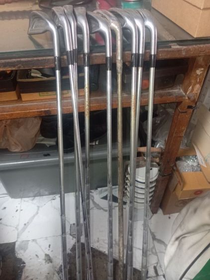ชุดไม้กอล์ฟพร้อมถุง มีเหล็ก ยี่ห้อDaiwa มีหัวไม้อีก3อัน ยี่ห้อ Wilson กับ TaylorMade พร้อมถุง ยี่ห้อ Yonexใช้ได้ทุกช่อง ขายตามสภาพ รูปที่ 4