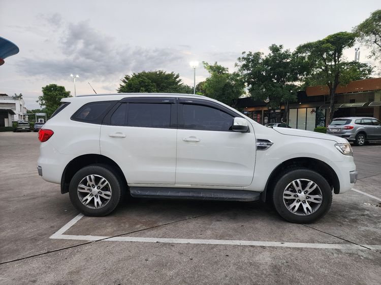 Ford Everest 2016 2.2 Titanium Utility-car ดีเซล ไม่ติดแก๊ส เกียร์อัตโนมัติ ขาว รูปที่ 4