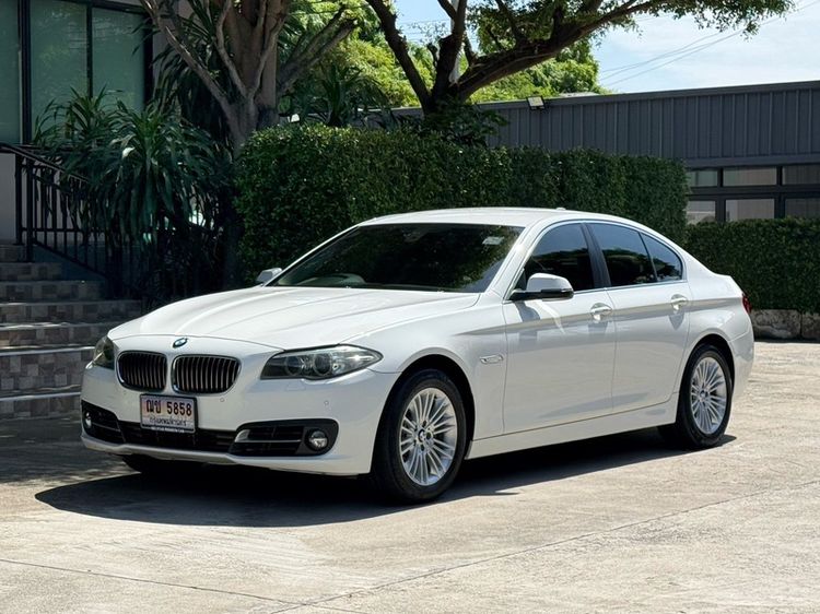 BMW Series 5 2015 520d Sedan ดีเซล ไม่ติดแก๊ส เกียร์อัตโนมัติ ขาว รูปที่ 4