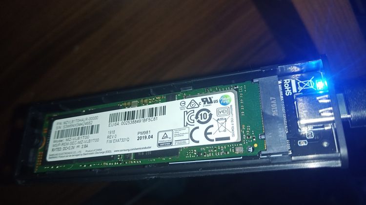 ที่เก็บข้อมูลและเมมโมรี่การ์ด SSD NVMe M.2 Samsung PM981 1TB มือสอง สภาพดีมาก (MZVLB1T0HALR-00000)
