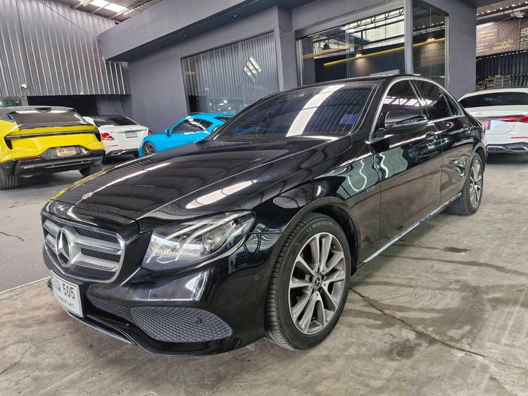 รถ Mercedes-Benz E-Class 2.0 E300e Avantgarde สี ดำ