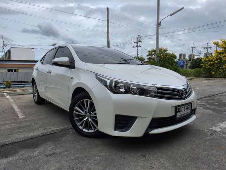 Toyota Altis 2014 1.8 E Sedan เบนซิน ไม่ติดแก๊ส เกียร์อัตโนมัติ ขาว