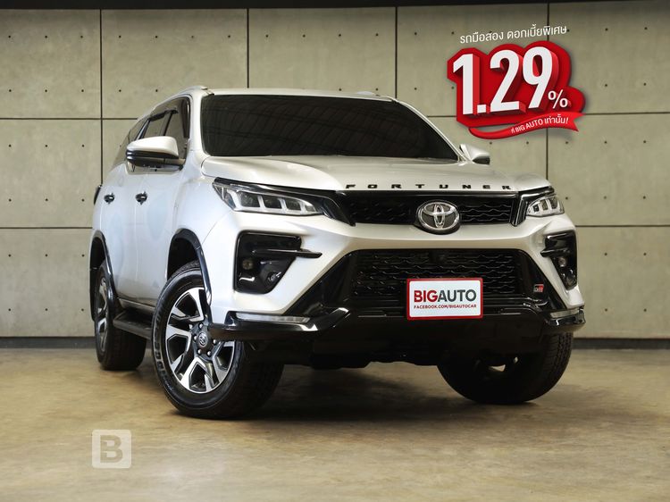 รถ Toyota Fortuner 2.4 Leader V สี บรอนซ์เงิน