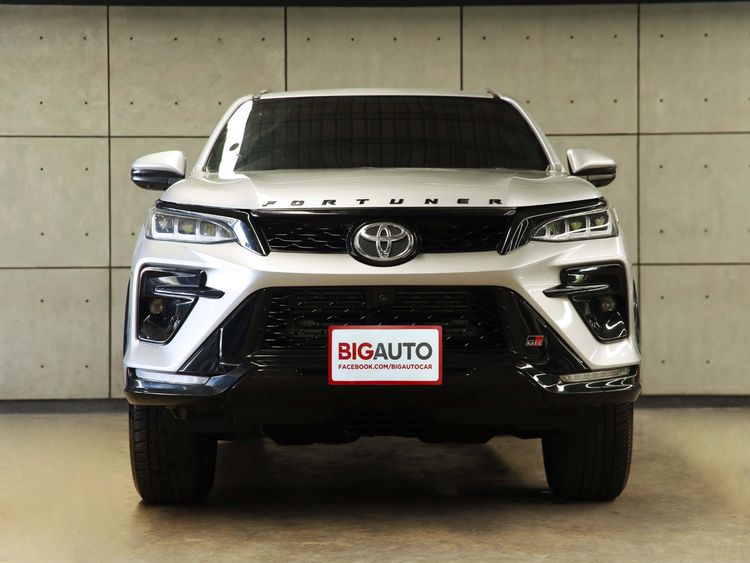 Toyota Fortuner 2025 2.4 Leader V Utility-car ดีเซล ไม่ติดแก๊ส เกียร์อัตโนมัติ บรอนซ์เงิน รูปที่ 4