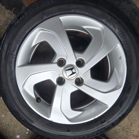 ขายแม็ก​เดิม​ Honda​ City ขอบ15 เดิมๆไม่เคยซ่อมหรือทำสี​ มีรอยนิดหน่อย​พร้อมยาง​ Bridgestone Ecopia ep300​ 185 60 15 ปลายปี21 ชุด4วง​ 2800​บ รูปที่ 4