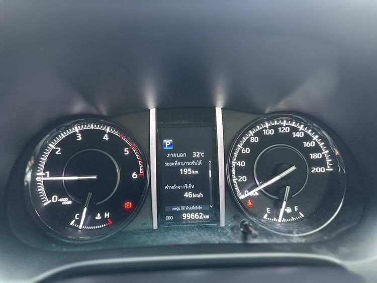 Toyota Fortuner 2021 2.4 LEGENDER 4WD AT Utility-car ดีเซล ไม่ติดแก๊ส เกียร์อัตโนมัติ ดำ รูปที่ 4