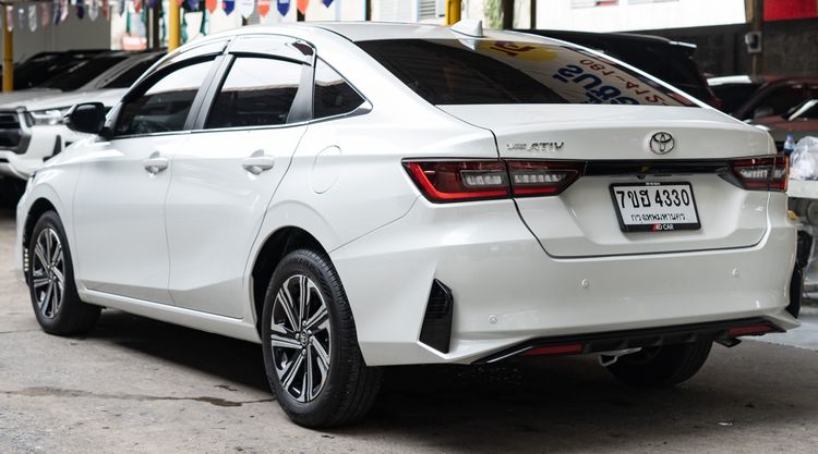 Toyota Yaris ATIV 2024 1.2 Premium Luxury Sedan เบนซิน ไม่ติดแก๊ส เกียร์อัตโนมัติ ขาว รูปที่ 3